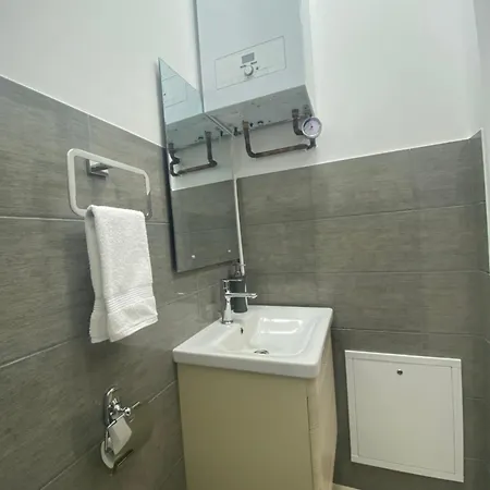 Viridian Three Accommodation, 1 * Valjevo