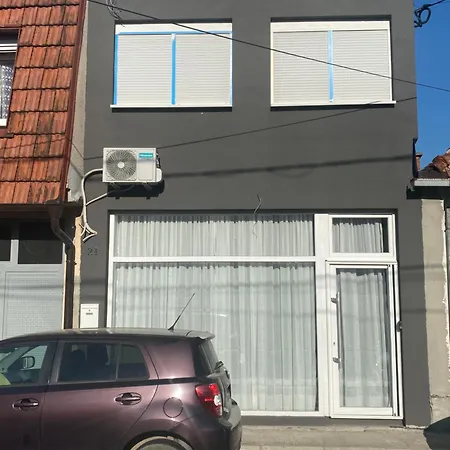 Apartman Viridian Three Accommodation, 1 *